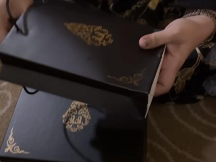 Souvenir ngunduh mantu Al Ghazali-Alyssa Daguise Souvenir ngunduh mantu Al Ghazali-Alyssa Daguise