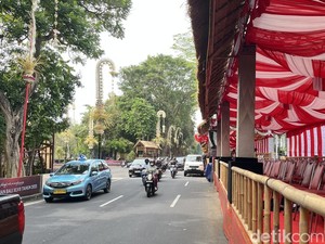 Ratusan Peserta Ikuti Gladi Bersih Pawai PKB, Panggung-Janur Mulai Dipasang