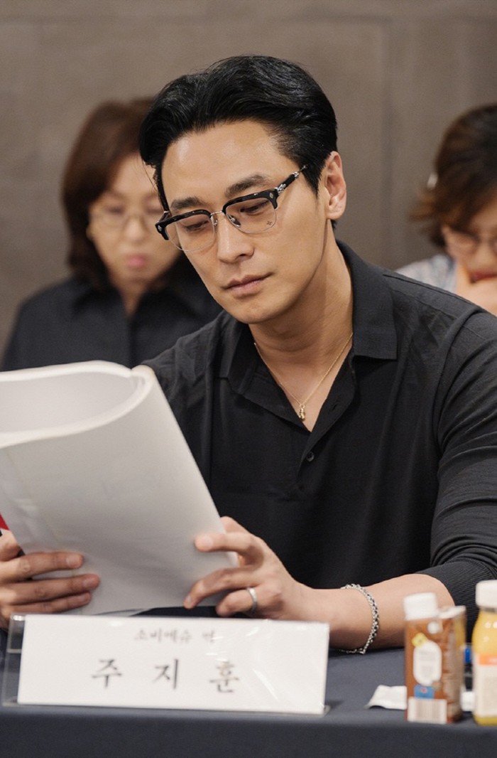 Cast drama Korea The Remarried Empress melakukan proses pembacaan naskah perdana: Ju Ji Hoon.