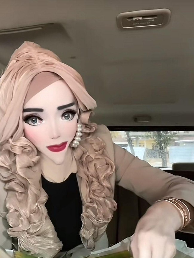 10 Foto Yuni Jasmine, PNS Viral Kini Tunjukkan Wajah Asli Tanpa Filter di TV