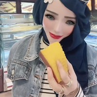 Yuni pernah viral saat tampil lebih natural di akun Instagram @niamualampung. Makeup artist tersebut merias Yuni dan mengungganya ke media sosial tanpa tambahan filter atau efek digital. Foto: Dok. TikTok @yuni_jasminebutiq.