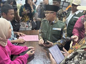 Wamendikdasmen Puji SPMB di Surabaya Berjalan Lancar
