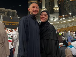 Masyaallah, Dian Ayu Ultah di Madinah hingga Dapat Cincin Berlian dari Jemaah