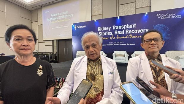 Gelar wicara tentang transplantasi ginjal di Surabaya.