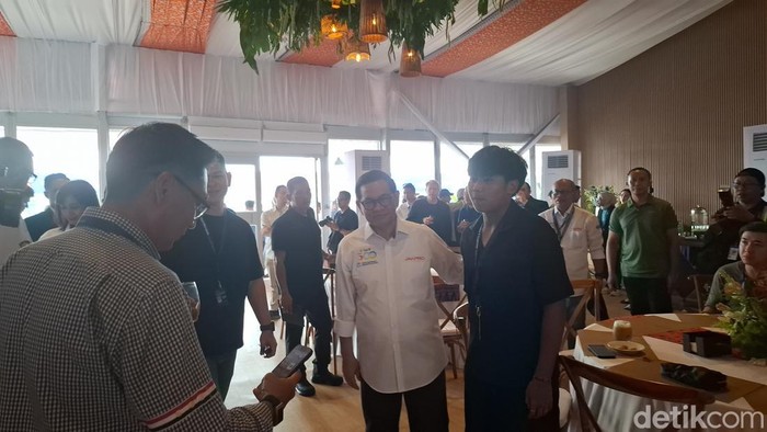 Gubernur Jakarta Pramono Anung tiba di Jakarta International E-Prix Circuit, Ancol (Brigitta/detikcom)