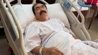 Karena pembuluh darah robek, Adam Suseno mengalami pendarahan hebat. Inul dalam akun Instagram pribadinya menuliskan, ruang tamu sudah penuh darah berceceran. Kakine kesenggol batu karang tajam, kena pembuluh darah besar di kaki sampai darahe sak omah mancur-mancur gak berhenti. Kolam jadi merah, dibawa naik ke ruang tamu jadi mancur di rumah sampai pingsan. Foto: dok. Instagram Inul Daratista