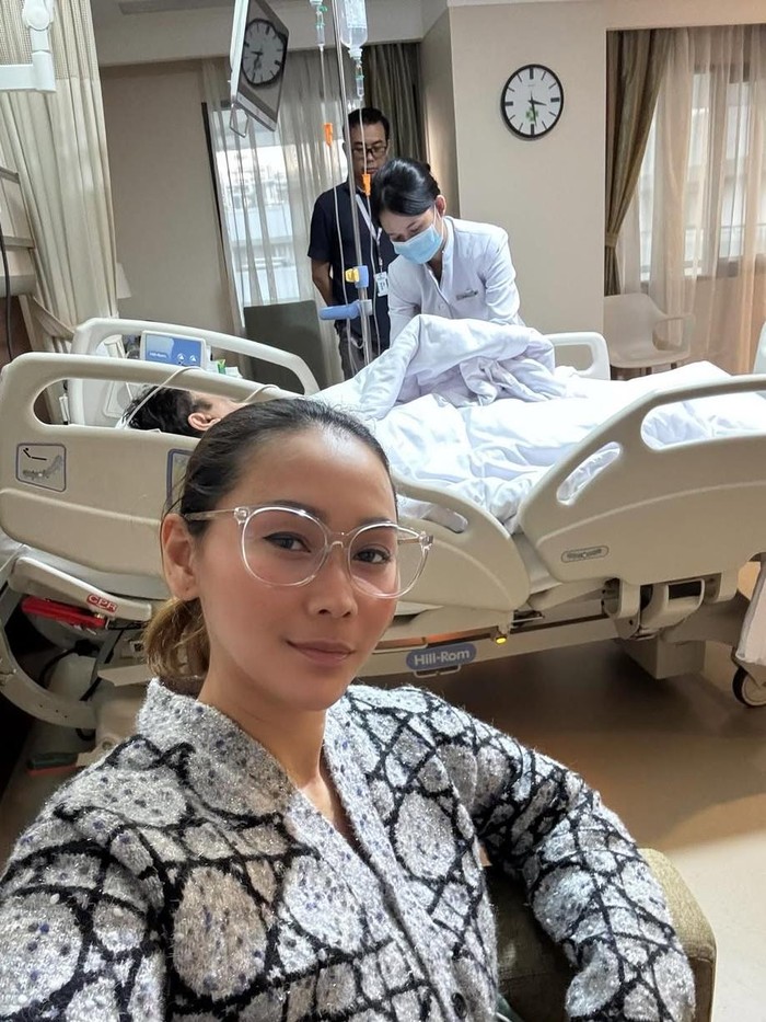 Inul Daratista Adam Suseno masuk rumah sakit karena pembuluh darah besar di kaki robek.