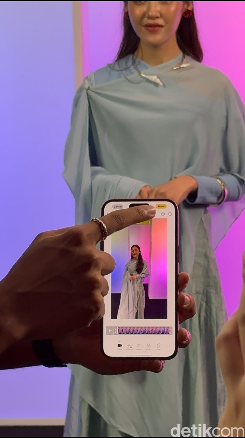 iPhone 16