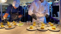 Chef Denny Boy Gunawan yang telah berkiprah selama 20 tahun di dunia gastronomi melebarkan sayapnya menyajikan steak di restoran baru bernama Ironwood Steak & Grill. Sajian steaknya juga banyak menghadirkan sensasi rasa Asia. Foto: Yenny Mustika Sari/detikFood
