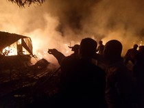 2 Rumah Terbakar di Karimun, 1 Lansia Tewas