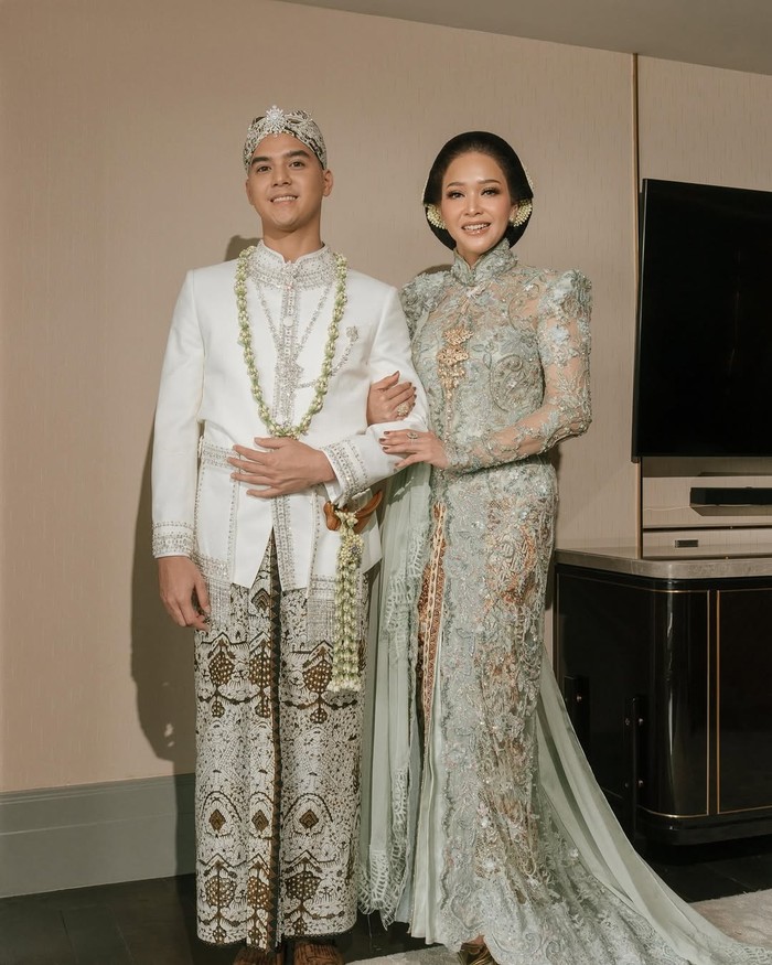 Kebaya Maia Estianty Rancangan Anne Avantie di Akad Al Ghazali