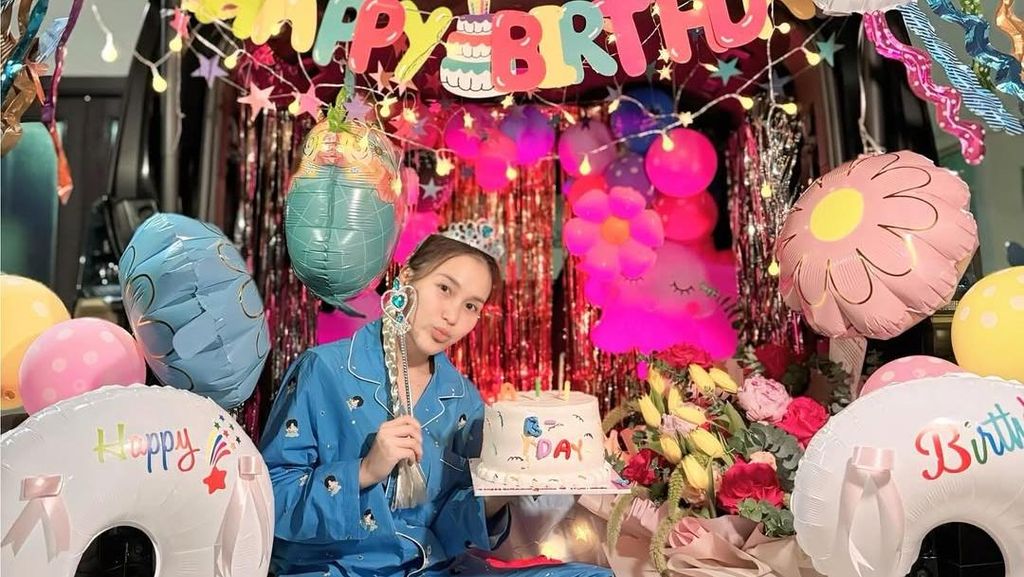 Jawaban Makjleb Ayu Ting Ting Disebut Mesin ATM Orang Tua