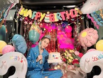 Makin Cetar! Ayu Ting Ting Ulang Tahun ke-33 dengan Kejutan Kue Meriah