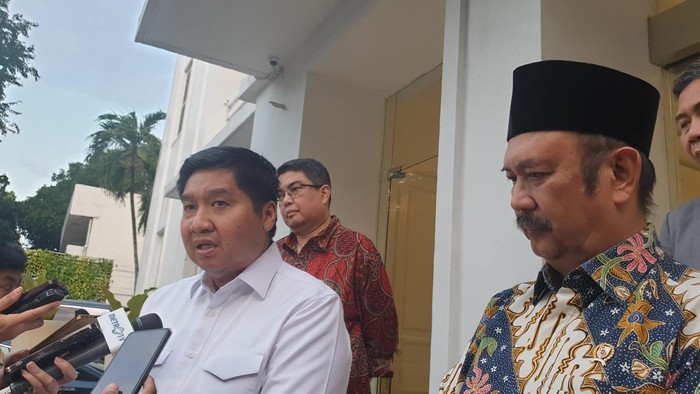 Menteri Perumahan dan Kawasan Permukiman (PKP) Maruarar Sirait, Dirjen Kawasan Permukiman Kementerian PKP Fitrah Nur, dan Menteri Perencanaan Pembangunan Nasional (PPN)/Kepala Bappenas Rachmat Pambudy