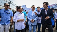 Pembalap Dan Ticktum dari tim Cupra keluar sebagai juara usai menuntaskan balapan di JIEC dengan waktu 48 menit 33,418 detik. ANTARA FOTO/BAYU PRATAMA S