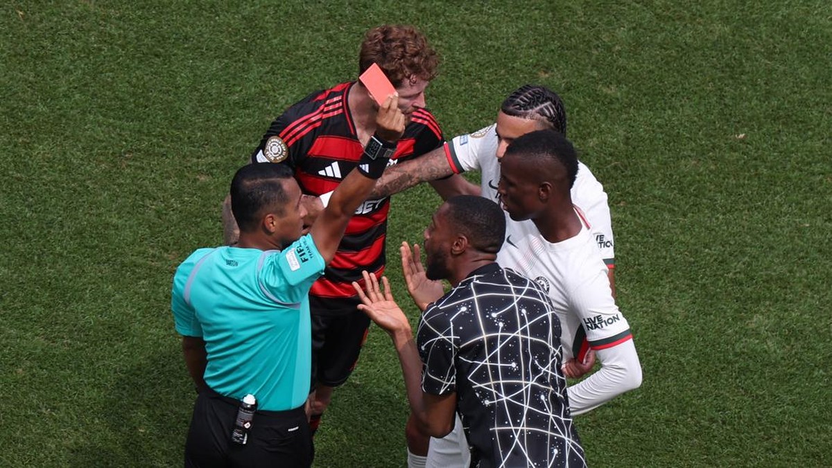 Nicolas Jackson dapat kartu merah di laga Flamengo vs Chelsea. (Foto: REUTERS/Evelyn Hockstein)
