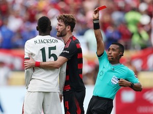 Lagi-lagi Kesalahan Bodoh, Nicolas Jackson