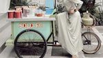 Pesona Olla Ramlan Saat Jajan Pentol hingga Makan Pecel Lele