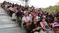 Penampakan tribun Grandstand juga terpantau penuh sesak. Penonton berasal dari berbagai negara, tak hanya Indonesia. Foto: Septian Farhan Nurhuda/detik.com