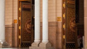 Megahnya Pintu Masjid Nabawi Berlapis  Emas, Libatkan Kolaborasi Lintas Negara