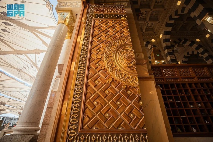 Kemegahan Pintu Masjid Nabawi