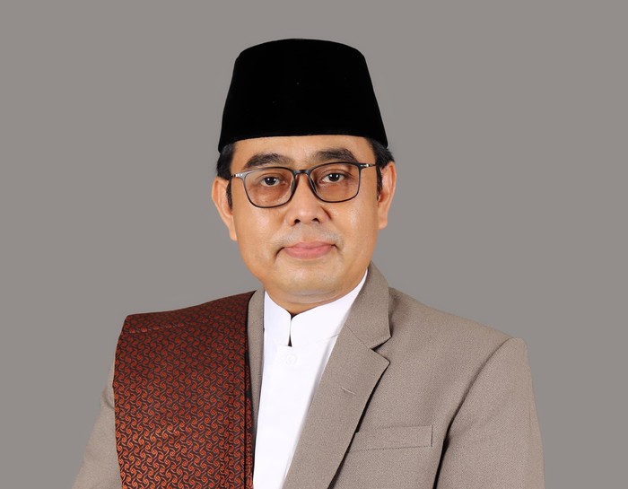 Prof. Ahmad Tholabi Kharlie Guru Besar UIN  Syarif Hidayatullah