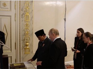 Pujian Putin ke Buku Kepemimpinan Militer Prabowo