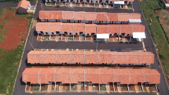 Realisasi belanja FLPP rumah subsidi Foto udara lokasi pembangunan rumah subsidi di Kabupaten Batang, Jawa Tengah, Sabtu (21/6/2025). Menurut Kementerian Keuangan realisasi belanja fasilitas likuiditas pembiayaan perumahan (FLPP) untuk mendukung rumah subsidi mencapai Rp12,59 triliun per 31 Mei 2025. ANTARA FOTO/Harviyan Perdana Putra/tom.