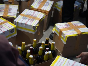 Satpol PP Bogor Sita 945 Botol Miras Ilegal di Ciseeng dan Parung