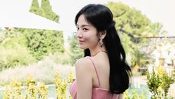 Bukan Soal Cantik, Ini yang Dipikirkan Song Hye Kyo Saat Bercermin