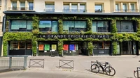 Jalan-jalan ke Paris, kamu bisa menemukan supermarket mahal bernama La Grande Epicerie de Paris. Barang populernya berupa wine berkualitas terbaik, keju impor, hingga daging gourmet. Harga barangnya bisa sampai Rp 8 juta! Foto: Indoorfish