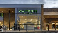 Di Inggris ada supermarket Waitrose yang menawarkan wine hingga ikan premium. Pelanggan yang biasa belanja di sini rata-rata old money yang menghargai kualitas sebuah barang. Foto: Retail Week
