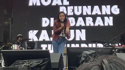 Aksi Moshing Panaskan The Panturas di Allo Bank Festival 2025