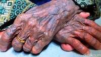 Sayangnya, tidak ada yang mengetahui makna tato yang dimiliki Iyun, karena Iyun tidak pernah menceritakan sejarah hidupnya secara mendalam.
