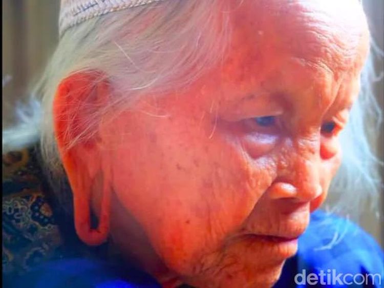 Potret Telinga Panjang Simbol Kecantikan dalam Tradisi Dayak