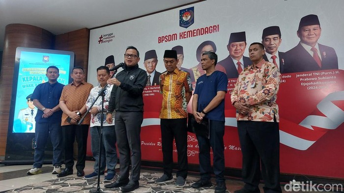 Tujuh kepala daerah berhalangan mengikuti retret kepala daerah gelombang II. Mereka akan diikutsertakan retret kepala daerah gelombang III bersama yang lain. (Rumondang/detikcom)