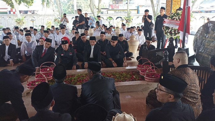 Ziarah kebangsaan Haul Bung Karno di Blitar