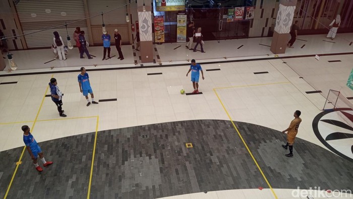 Acara Main Bola di Mall dalam rangka memeriahkan Hari Jadi Cirebon Ke-598