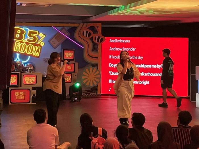 Mampir ke Booth Blind Karaoke 8,5% Room Allo Bank Festival 2025