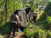 Ambulans Bawa Pasien Masuk Jurang di Bener Meriah