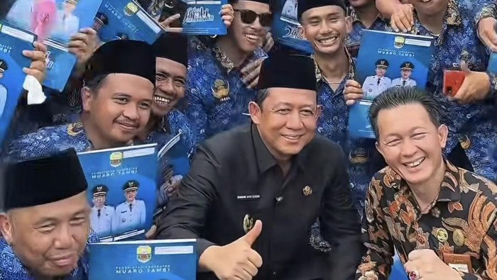 Bupati Muaro Jambi BBS bersama PPPK yang baru dilantik