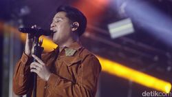 Dentuman RAN Nyalakan Semangat Malam di Allo Bank Festival 2025