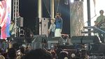 Panggung Musik Kerasnya DMasiv di Allo Bank Festival 2025