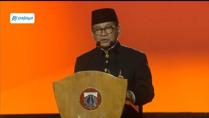 Gubernur Jakarta, Pramono Anung di puncak perayaan HUT ke-498 Jakarta, Lapangan Banteng. (YouTube detikcom)