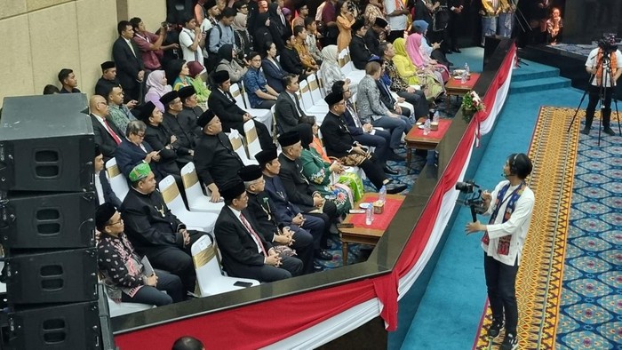 Mantan Gubernur DKI seperti Sutiyoso, Fauzi Bowo, hingga Djarot Saiful Hidayat turut menghadiri Rapat Paripurna memperingati HUT ke-498 kota Jakarta di DPRD DKI Jakarta.