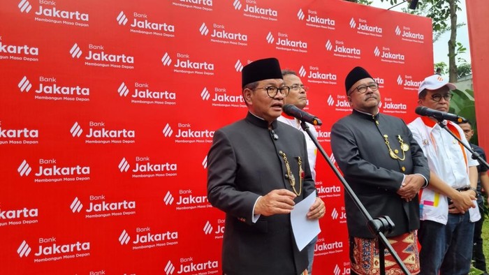 Gubernur Jakarta Pramono Anung meresmikan perubahan nama Bank DKI jadi Bank Jakarta (Taufiq Syarifudin/detikcom)
