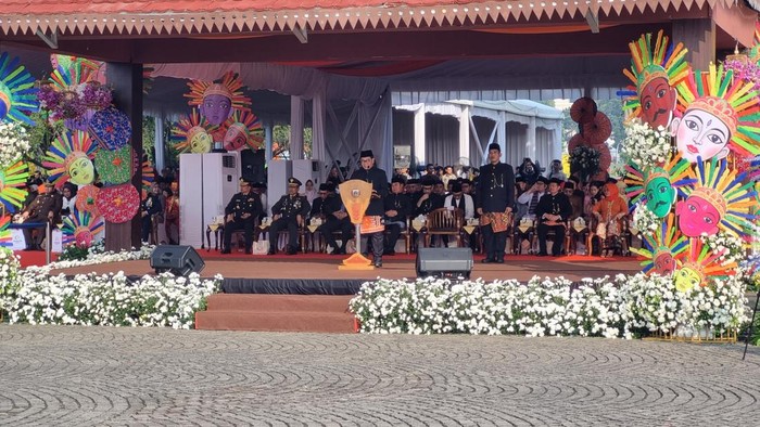 Gubernur Pramono Anung Pimpin Upacara HUT ke-498 Jakarta di Monas