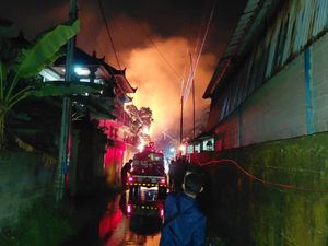 Bakar Sampah Sembarangan, Gudang Mebel di Gianyar Ludes Terbakar
