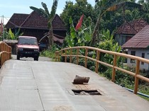Jembatan Ketapang II  Rusak, Warga: Baru Diperbaiki, Sudah Jebol Lagi!
