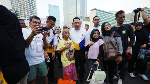 Kapolri Jenderal Listyo Sigit Prabowo hadir dalam 'Bhayangkara Sport Day' di Pos Polisi Thamrin Bundaran HI, Jakarta Pusat, Minggu (22/6). (dok.Polri)
